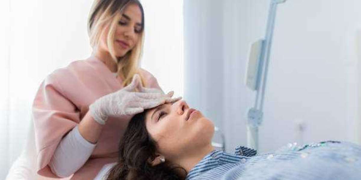 Seasonal Guide to Cosmetic Surgery: Best Times for Popular Treatments