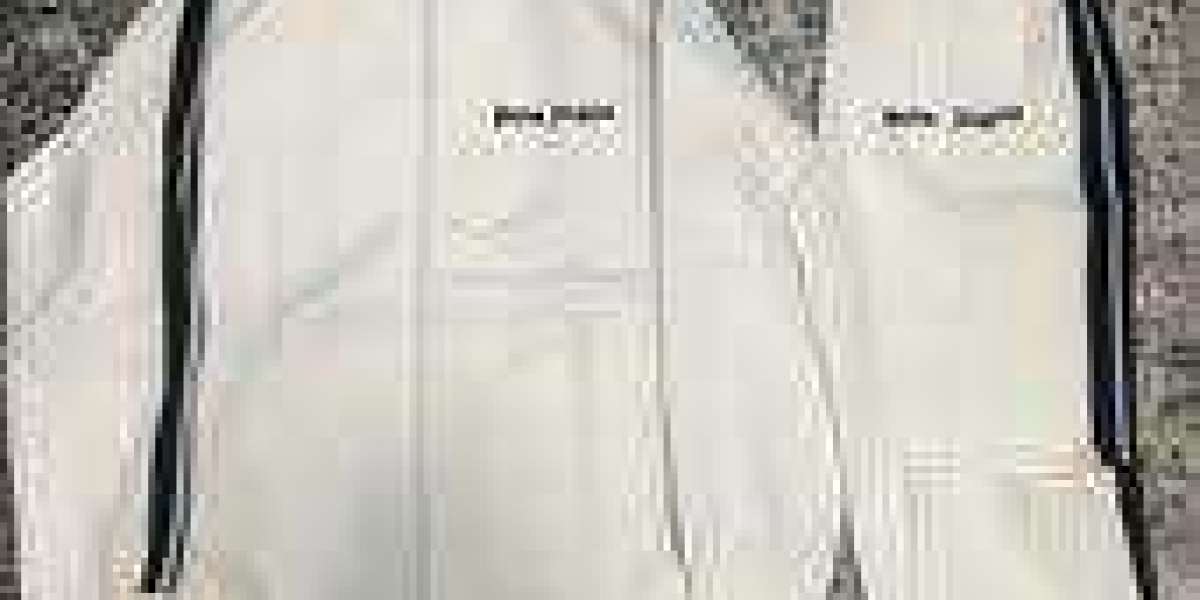 The Cult of the ‘1977’: Why Essentials Hoodies Are Quiet Luxury’s Heavyweight Champ (2026 Edition)