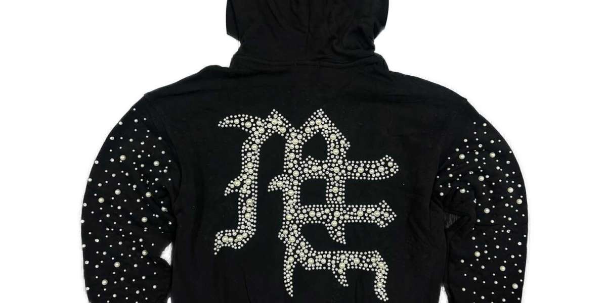 The Role of Creative Graphics in Modern Clothing Brands