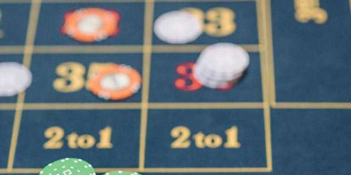 "The Influence of Esports Betting on the Online Casino Landscape: Analyzing Trends, Player Demographics, and Market