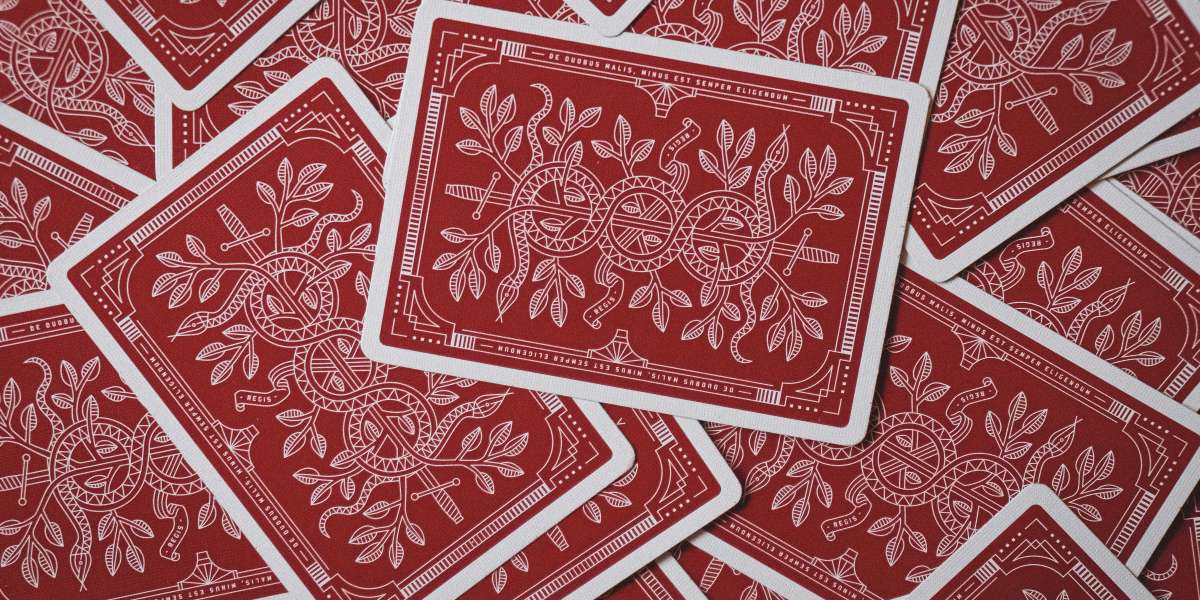 Jogos de cassino ao vivo vs. slots tradicionais: qual experiência oferece mais interação e satisfação aos jogadores?