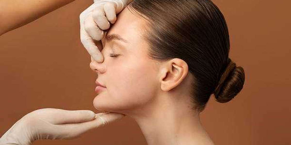 How to Choose the Right Rhinoplasty Surgeon in Riyadh