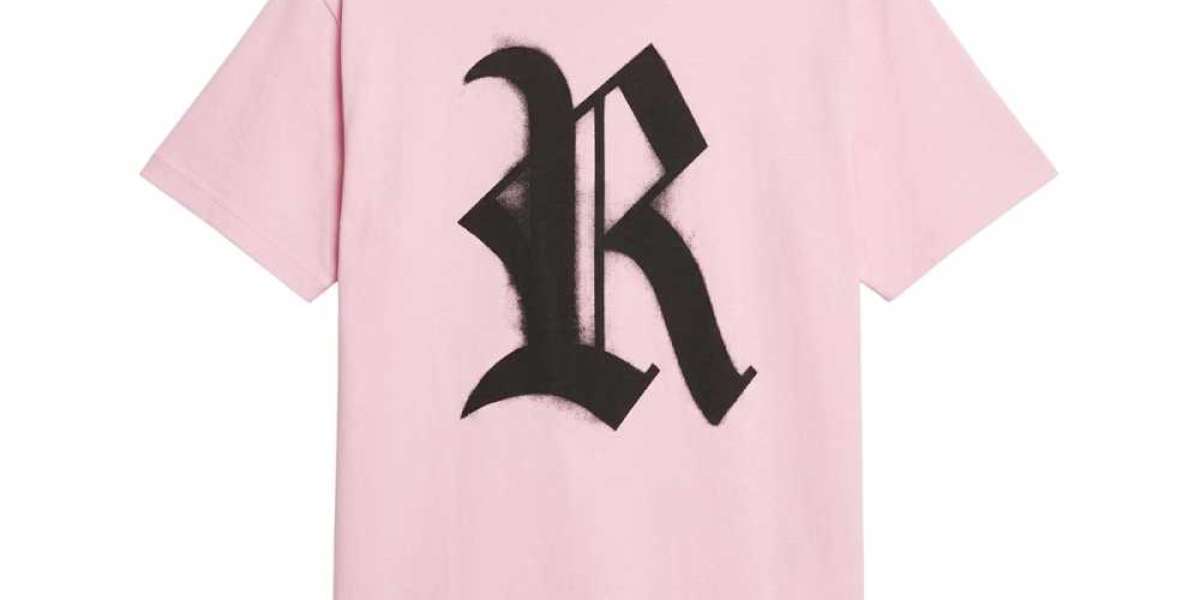 Raf Simons: A Unique Vision of Modern Fashion